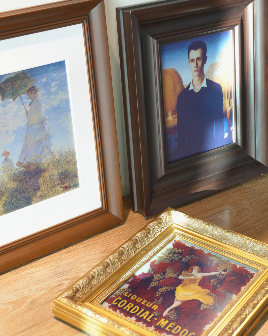 13.3” Modern Walnut Frame